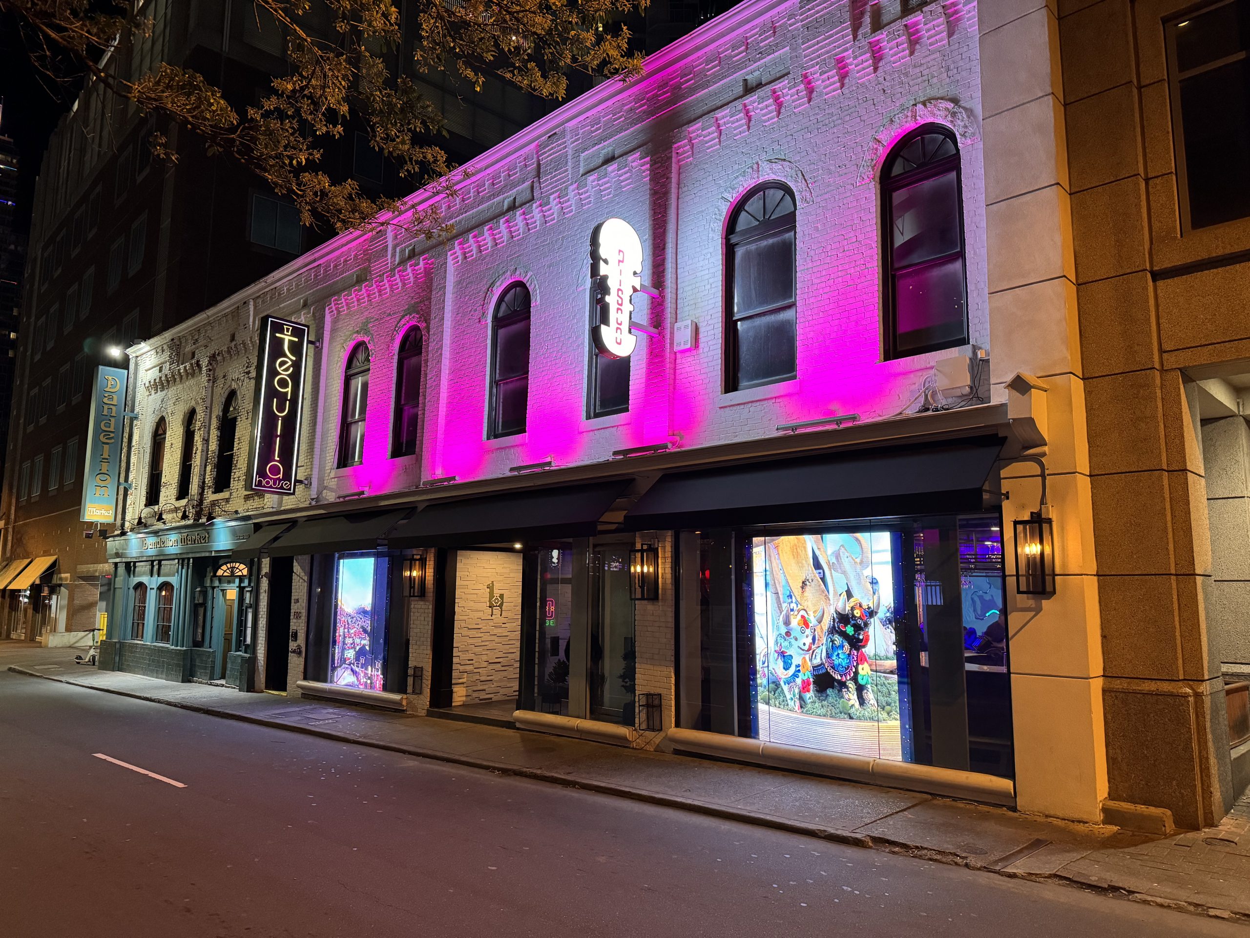 Pisco Gastrolounge: Elevating the Dining Experience with LED Screens